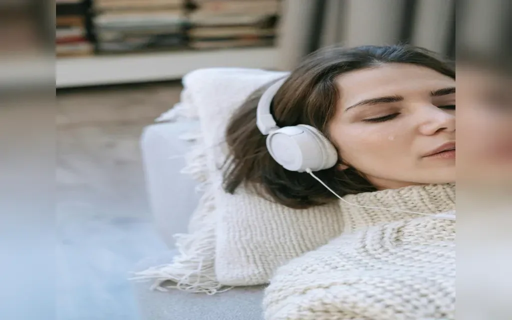 BAUD acoustic therapy session with headphones